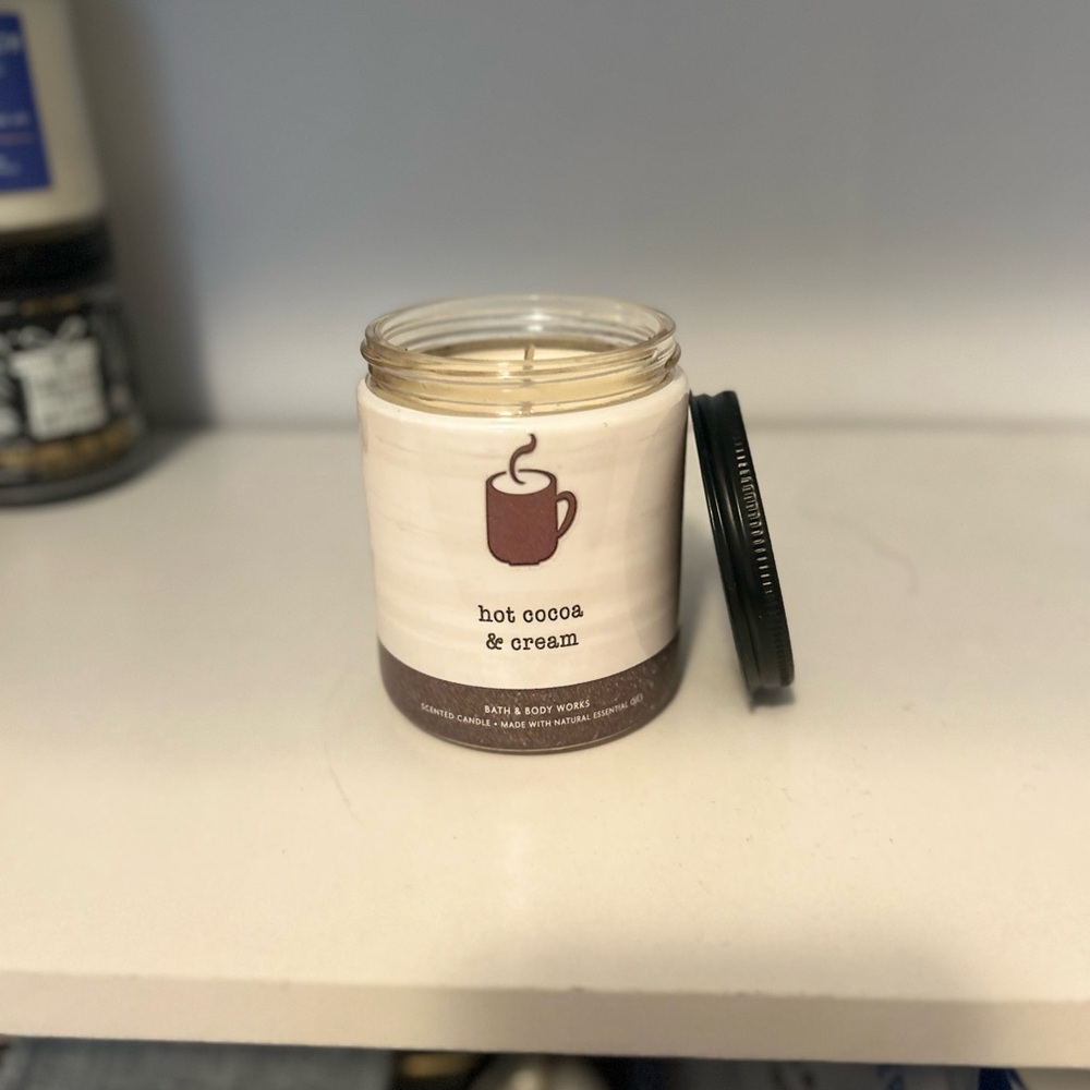 NEW Bath & Body Works Hot Cocoa and Cream Candle